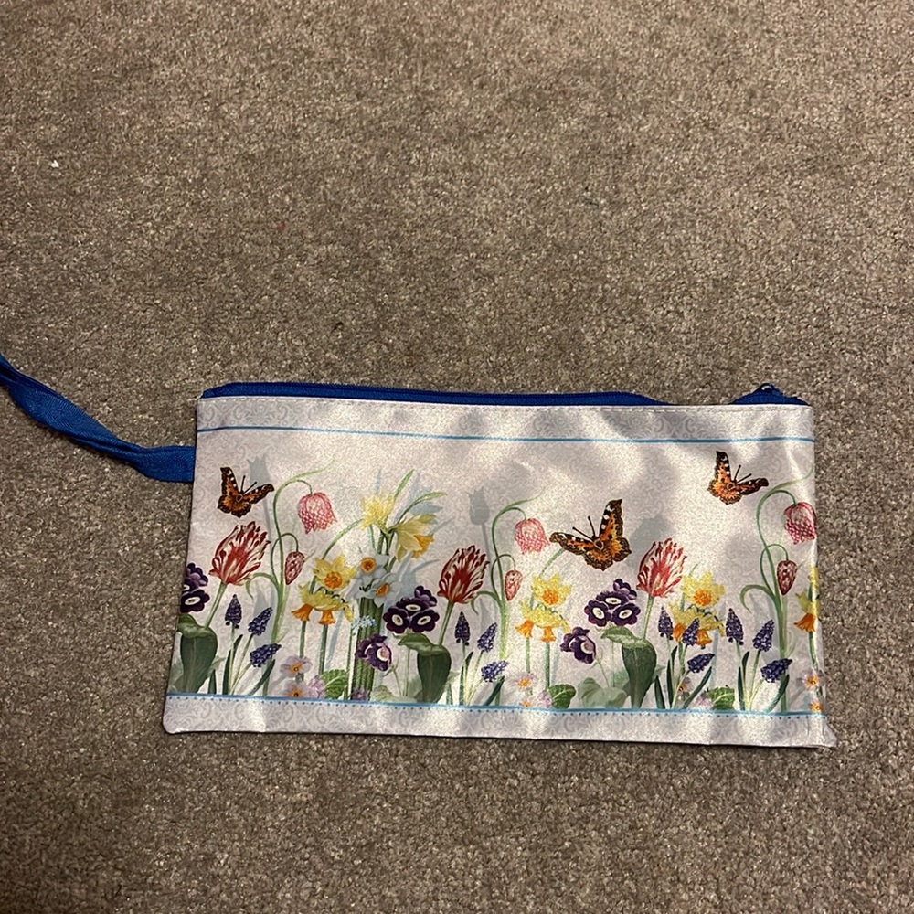 Butterfly’s and flower’s Wristlet pouch - Picture 3 of 3